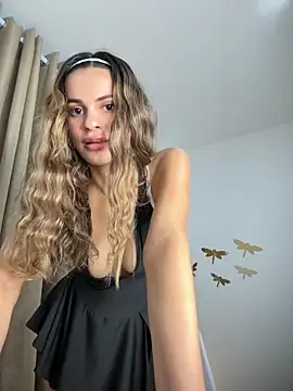 cuteluci  online show from 11-12-25, 11:10