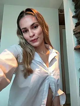 cuteluci  online show from 02-20-26, 11:43