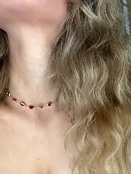 cuteluci  online show from 04-09-26, 11:37