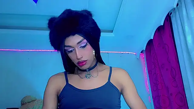 NahomiCamper online show from 04-25-26, 01:52