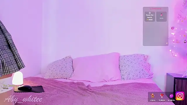 Snapshot of AbyWhitee chatting on 12-16-24, 06:53 AbyWhitee online show from 12-16-24, 06:53