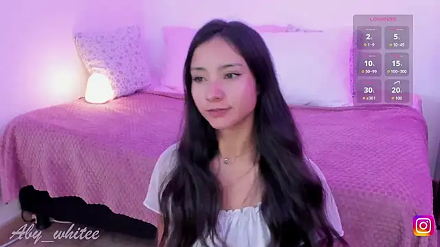 Snapshot of AbyWhitee chatting on 01-05-25, 07:28 AbyWhitee online show from 01-05-25, 07:28