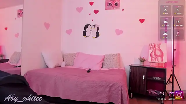 Snapshot of AbyWhitee chatting on 03-17-25, 06:18 AbyWhitee online show from 03-17-25, 06:18