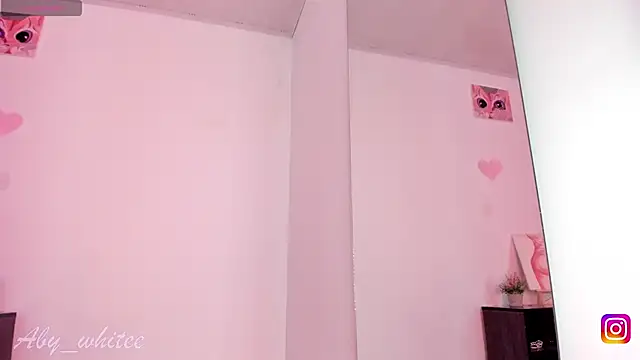 Snapshot of AbyWhitee chatting on 09-17-25, 01:02 AbyWhitee online show from 09-17-25, 01:02