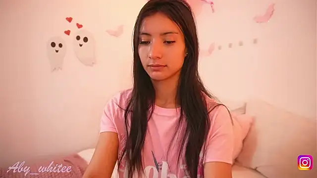 Snapshot of AbyWhitee chatting on 10-27-25, 04:27 AbyWhitee online show from 10-27-25, 04:27