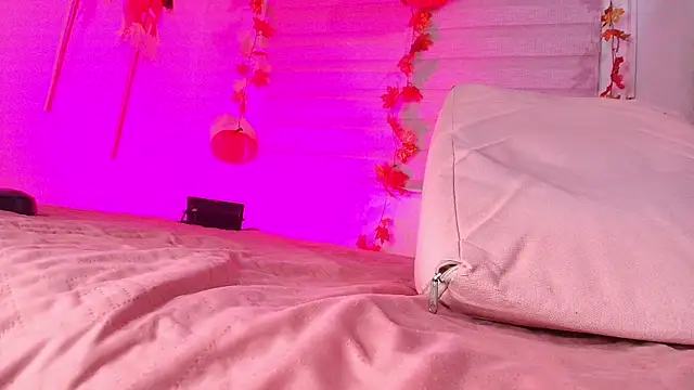 Snapshot of kata_hazel chatting on 10-15-25, 07:14 kata hazel online show from 10-15-25, 07:14