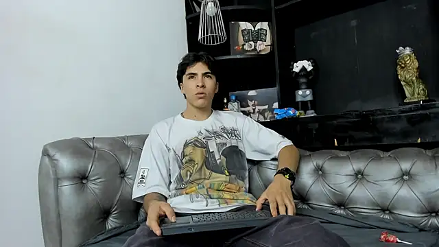 HeellBoy  online show from 11-10-25, 07:57