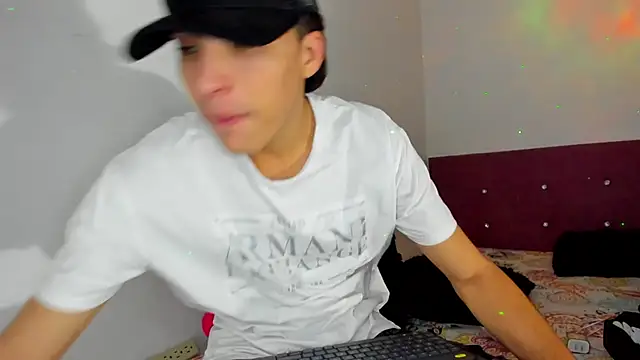 HeellBoy  online show from 01-06-26, 04:38