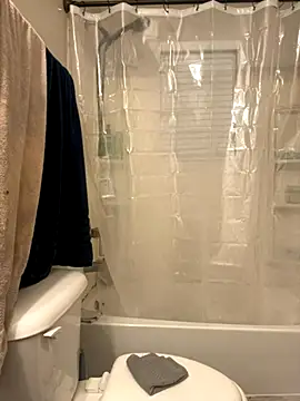 Snapshot of lovelyy_kitty chatting on 11-18-25, 03:45 lovelyy kitty online show from 11-18-25, 03:45