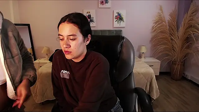 Snapshot of Icysweetcam chatting on 11-29-25, 10:29 Icysweetcam online show from 11-29-25, 10:29