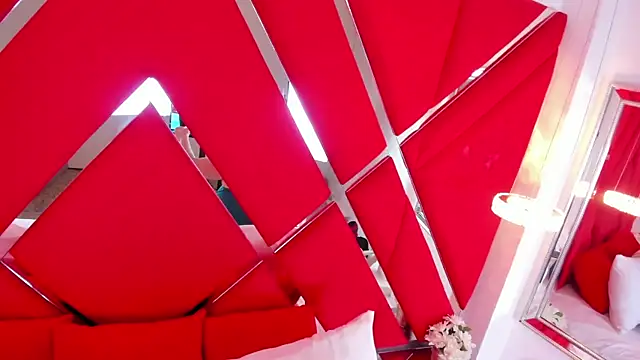 Snapshot of ArticaBelle chatting on 01-04-25, 12:27 ArticaBelle online show from 01-04-25, 12:27