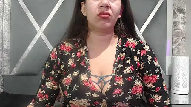 Snapshot of Catherine_tabarezx chatting on 12-23-24, 11:36 Catherine tabarezx online show from 12-23-24, 11:36