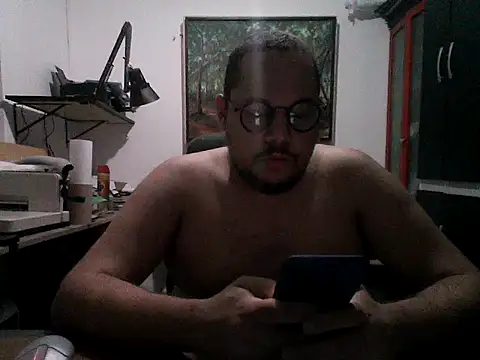 Snapshot of Nomade_k chatting on 05-25-26, 02:28 Nomade k online show from 05-25-26, 02:28