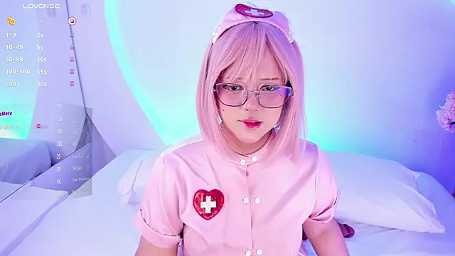 Snapshot of NanaOsaky chatting on 12-20-25, 12:23 NanaOsaky online show from 12-20-25, 12:23