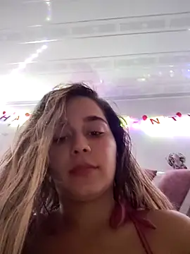 Snapshot of LaurenWelly_ chatting on 02-17-25, 02:42 LaurenWelly  online show from 02-17-25, 02:42