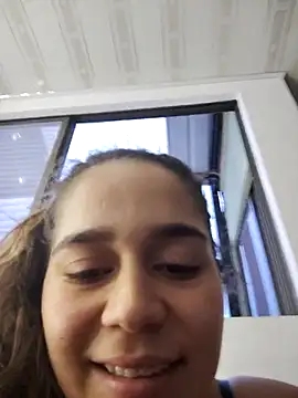Snapshot of LaurenWelly_ chatting on 03-02-25, 11:20 LaurenWelly  online show from 03-02-25, 11:20
