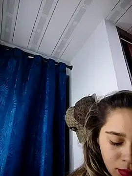 Snapshot of LaurenWelly_ chatting on 09-14-25, 11:15 LaurenWelly  online show from 09-14-25, 11:15
