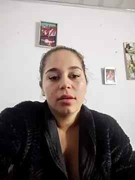 Snapshot of LaurenWelly_ chatting on 12-01-25, 09:47 LaurenWelly online show from 12-01-25, 09:47