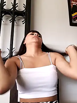 Snapshot of Nicky-7 chatting on 12-27-24, 05:48 Nicky-7 online show from 12-27-24, 05:48