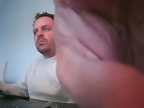 Snapshot of ciru2023 chatting on 10-28-25, 06:21 ciru2023 online show from 10-28-25, 06:21