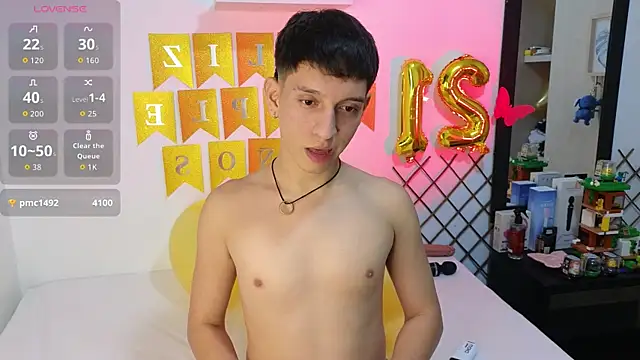 milky  boy  online show from 12-03-25, 04:09