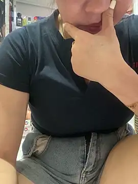 Cesywet online show from 09-21-25, 05:42