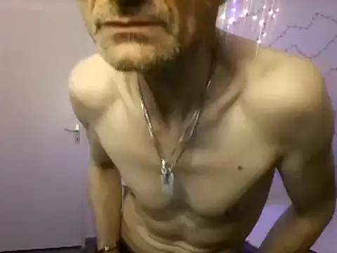 Snapshot of brunoguunot chatting on 12-26-24, 10:20 brunoguunot online show from 12-26-24, 10:20