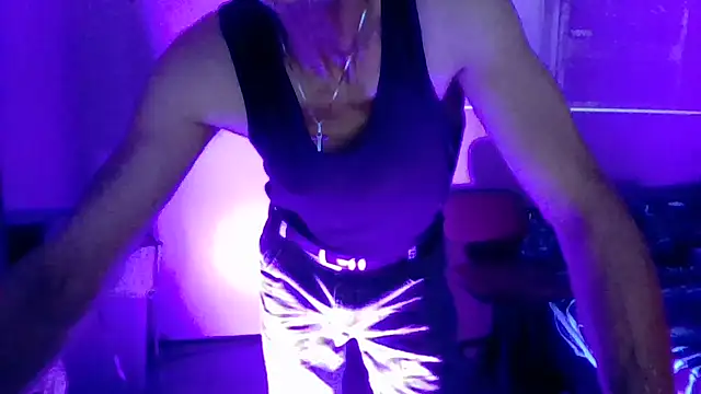 Snapshot of brunoguunot chatting on 11-06-25, 05:03 brunoguunot online show from 11-06-25, 05:03