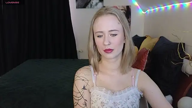 SashaBrooks online show from 10-09-25, 01:42