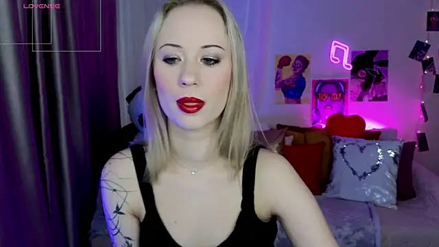 SashaBrooks online show from 04-25-26, 01:41