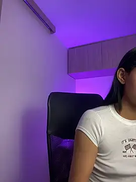 maddy bronw  online show from 12-06-24, 04:03