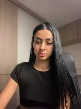 maddy bronw  online show from 12-22-24, 06:17