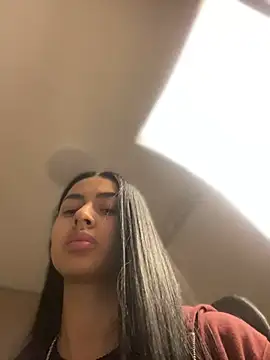 maddy bronw  online show from 12-27-24, 07:18