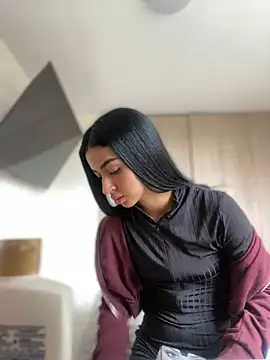 maddy bronw  online show from 12-28-24, 08:25