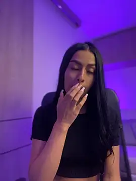 maddy bronw  online show from 12-29-24, 06:24