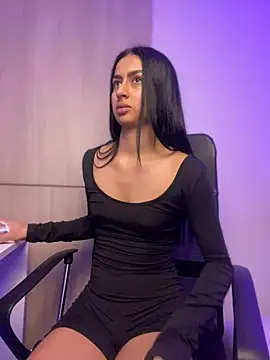 maddy bronw  online show from 01-02-25, 01:06