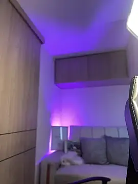 maddy bronw  online show from 01-11-25, 09:04