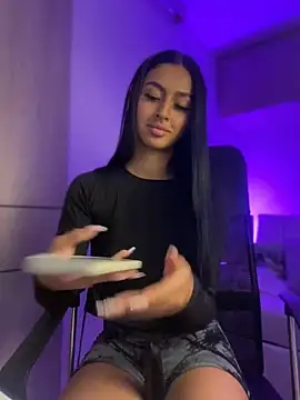 maddy bronw  online show from 01-12-25, 06:39