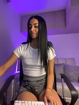 maddy bronw  online show from 01-14-25, 01:36