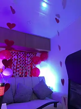 maddy bronw  online show from 02-06-25, 01:05