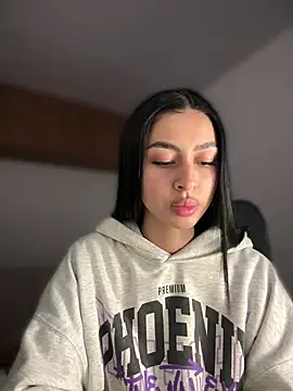 maddy bronw  online show from 02-18-25, 12:04