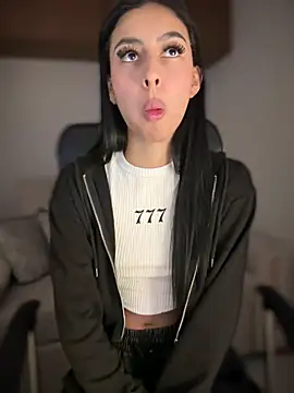 maddy bronw  online show from 03-08-25, 01:17