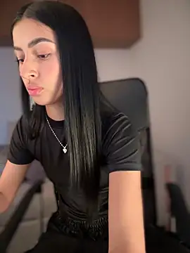 maddy bronw  online show from 03-13-25, 06:23