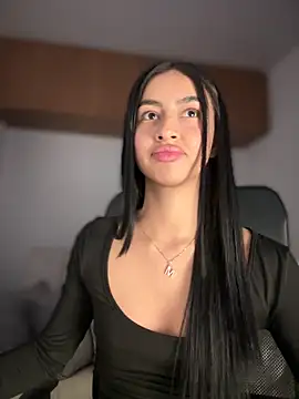 maddy bronw  online show from 03-19-25, 03:52