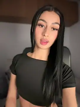 maddy bronw  online show from 03-23-25, 03:32