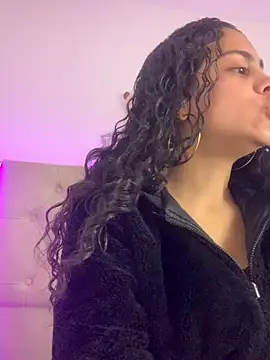 NINA 18 YEARS online show from 03-08-25, 09:40