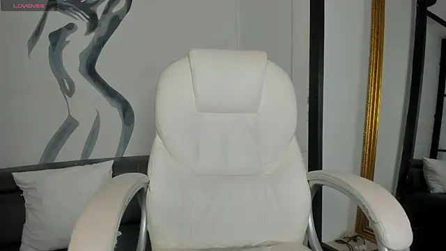 Snapshot of TinaJonnes_ chatting on 02-14-25, 06:19 TinaJonnes  online show from 02-14-25, 06:19