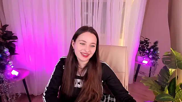 MoonLissa online show from 12-16-24, 04:49