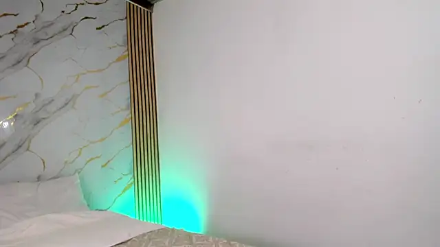 Snapshot of coralcarter1 chatting on 11-14-25, 05:00 coralcarter1 online show from 11-14-25, 05:00