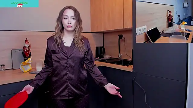 Evia r0se online show from 12-19-25, 05:42